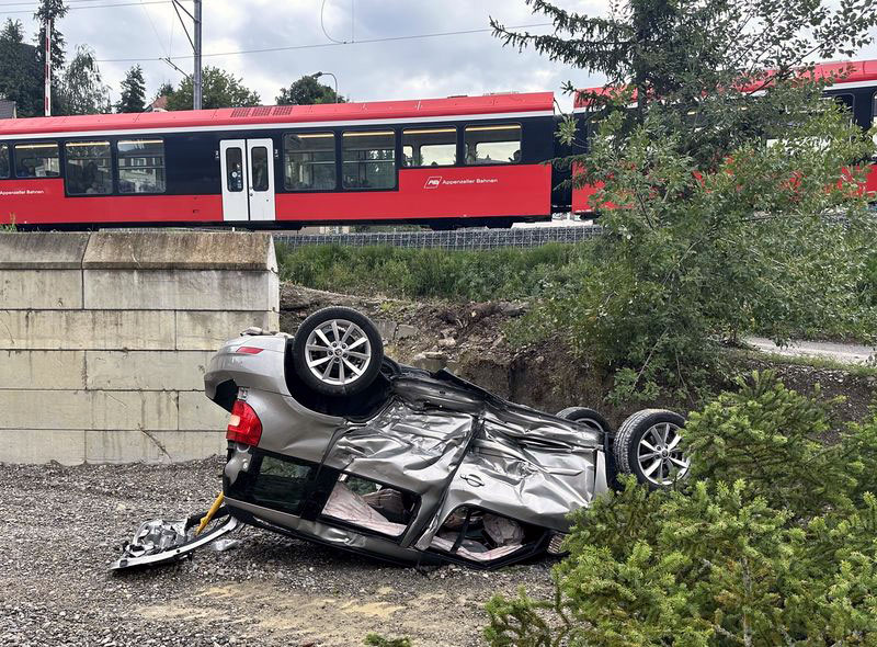 Herisau Autolenkerin Kollision Appenzeller Bahnen_Kapo AR_31 8 23