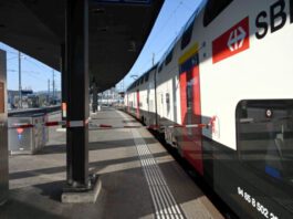Frau Bahnhof Zug Interregio erfasst_Kapo ZG_6 9 23