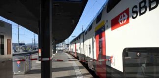 Frau Bahnhof Zug Interregio erfasst_Kapo ZG_6 9 23