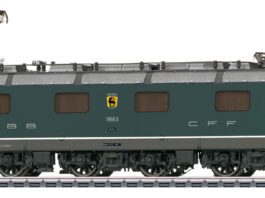 Trix H0-37328 SBB Cargo Re 620 063 Eglisau gruen_Maerklin_9 23