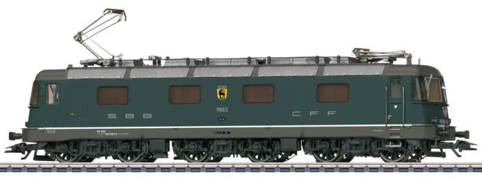 Trix H0-37328 SBB Cargo Re 620 063 Eglisau gruen_Maerklin_9 23