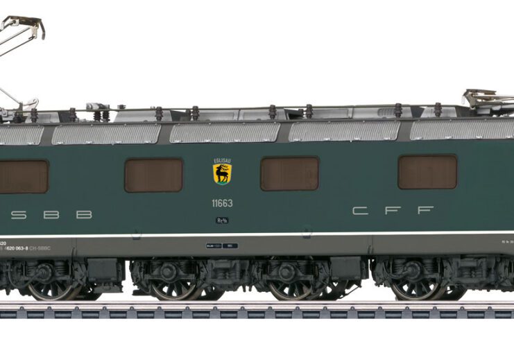 Trix H0-37328 SBB Cargo Re 620 063 Eglisau gruen_Maerklin_9 23