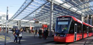 Bernmobil Tramlink Zweirichtungswagen 913 2_Sandro Hartmeier_16 10 23 (2)