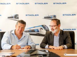 EURO9000-Contract-Signing Inigo-Parra-Fernando-Perez-CEO_Alpa Trains Stadler_10 23