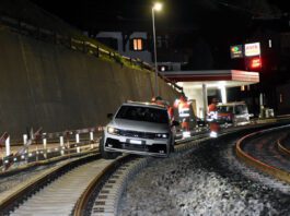 Klosters Dorf Bahntrassee mit Strasse verwechselt_Kapo GR_12 10 23