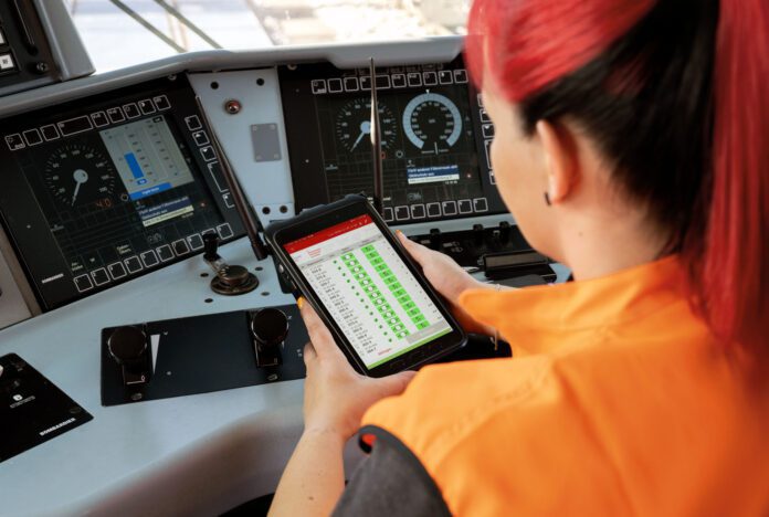 Lokfuehrerin automatische Bremsprobe_SBB CFF FFS_2023 Lokfuehrerin automatische Bremsprobe_SBB CFF FFS_2023