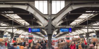 Reisende Zuerich Hauptbahnhof HB_SBB CFF FFS