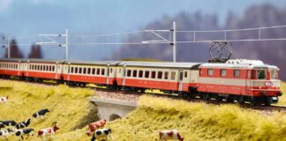 N-T16883 Minitrix SBB Re 44 II 11141 Swiss-Express_Maerklin_1 24