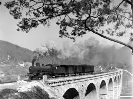 Rümlinger Viadukt, B 3/4 mit Gepäck- und Personenwagen