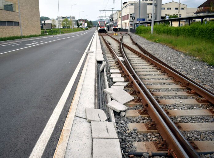 Hitzkirch Unbekannter Bahntrasse Schaden_Kapo LU_5 5 24