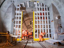 Instandsetzungsarbeiten Gotthard-Basistunnel Kurs Spurwechseltor_SBB CFF FFS Gian Baeriswyl_22 5 24