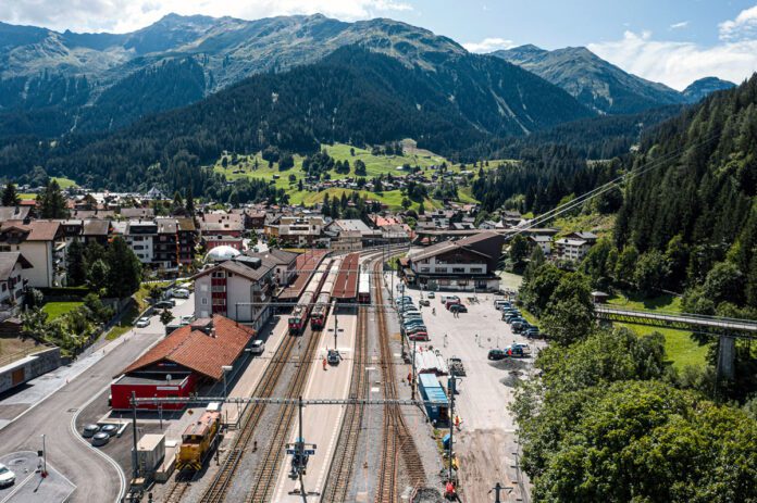 Luftaufnahme-Bahnhof-Areal Klosters Platz_RhB_14 8 19