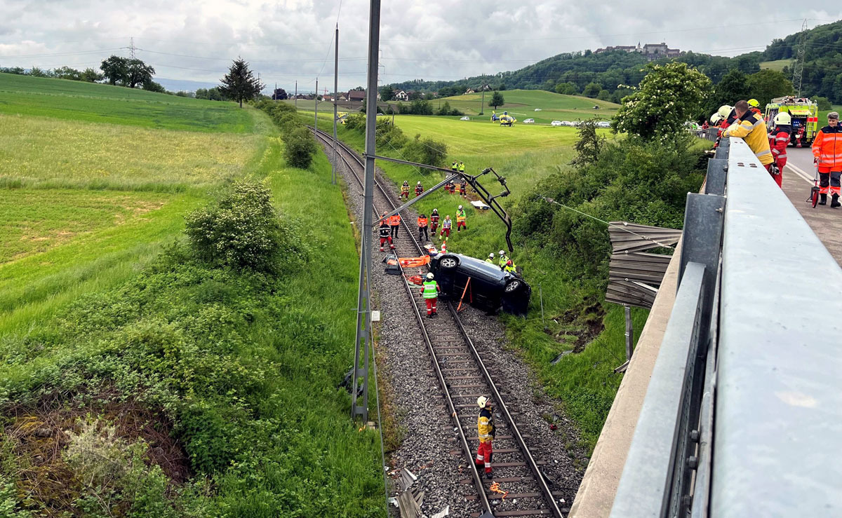 Schoefflisdorf-Auto-Bahntrassee_Kapo ZH_21 5 24