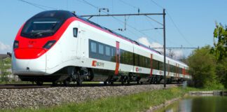 Giruno Spiegelung Wasser_SBB CFF FFS