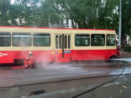 Brand Forchbahn Be 44 53 Stadelhofen 1_Schutz & Rettung Zuerich_12 7 24